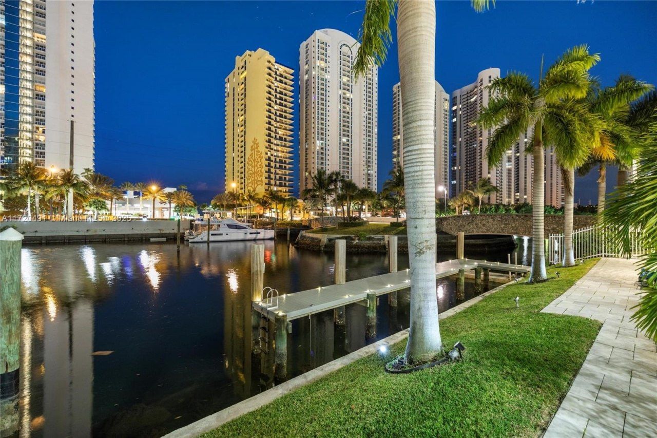 201 Atlantic Ave, Sunny Isles Beach, FL 33160 Photo