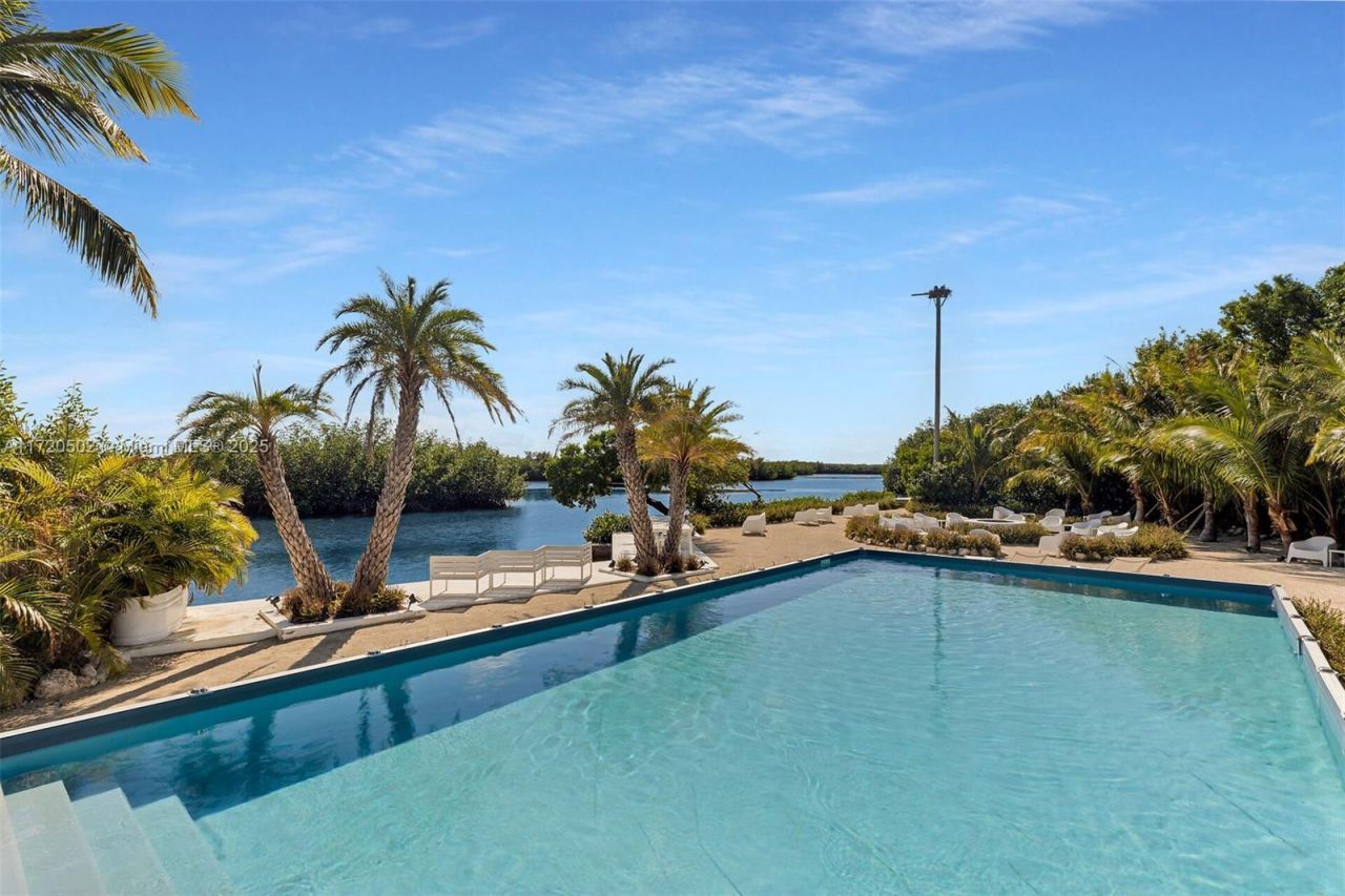 98701 Overseas Hwy, Key Largo, FL 33037 Photo