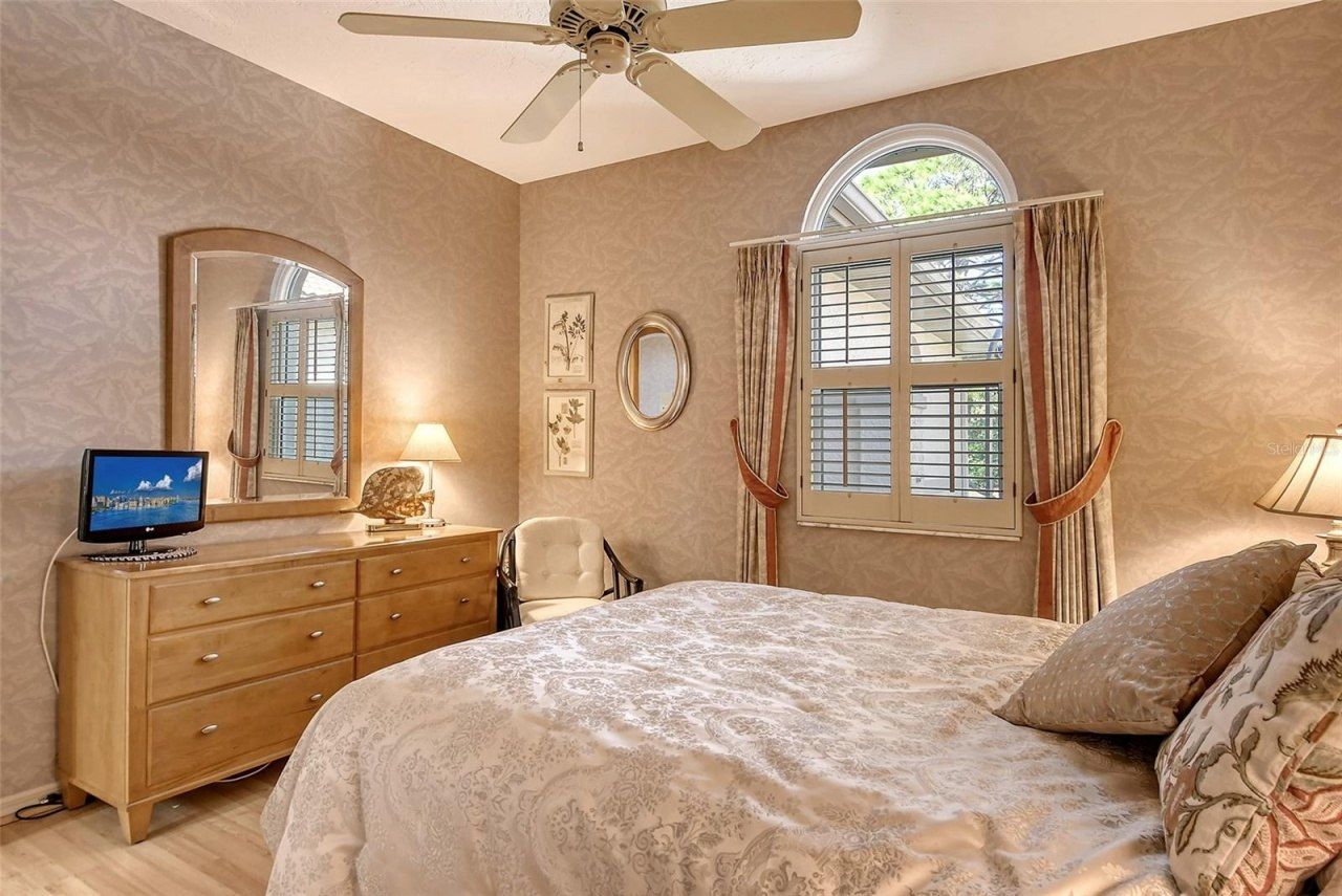 3416 W Chelmsford Court, Unit 2, Sarasota, FL 34235 Photo
