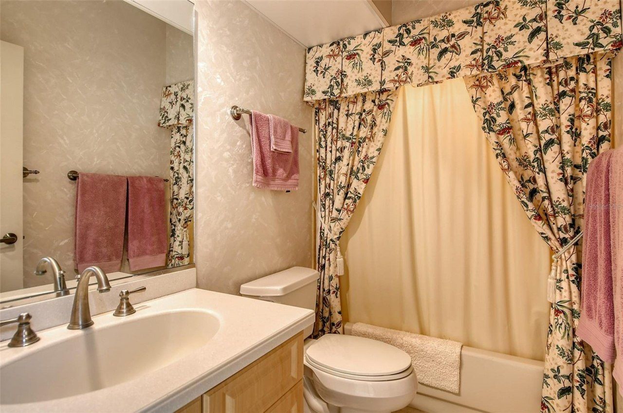 3416 W Chelmsford Court, Unit 2, Sarasota, FL 34235 Photo