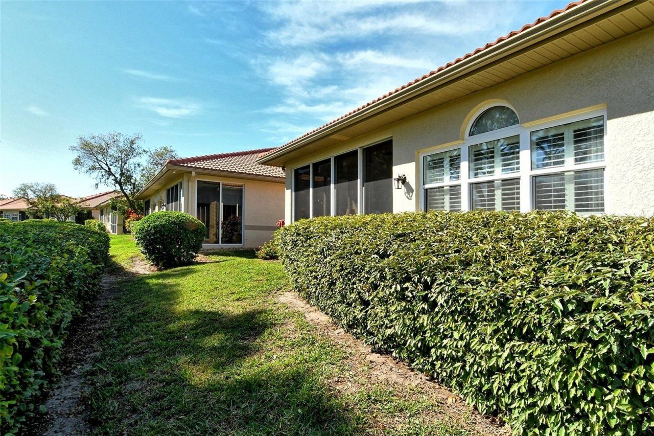 3416 W Chelmsford Court, Unit 2, Sarasota, FL 34235 Photo