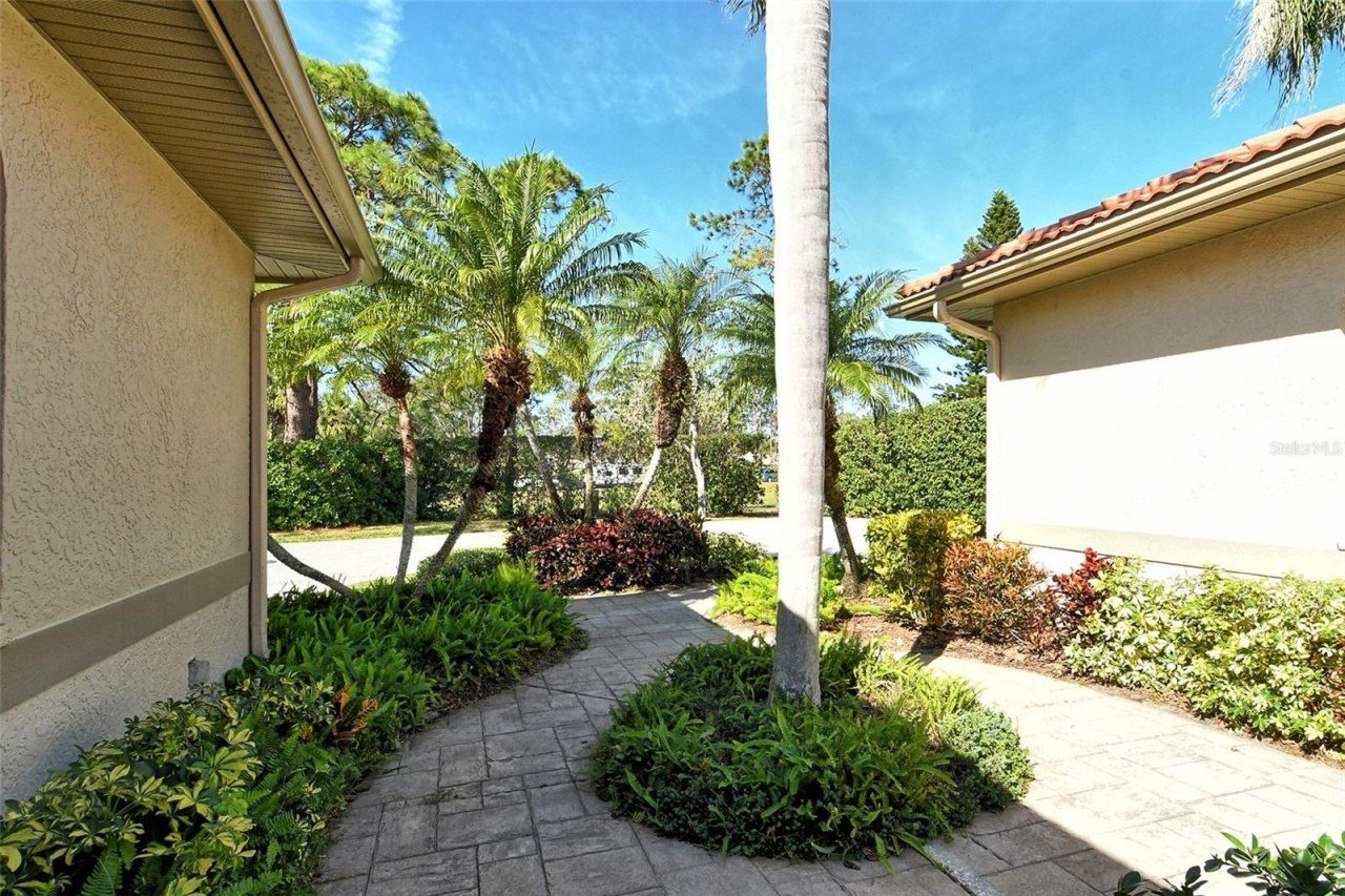 3416 W Chelmsford Court, Unit 2, Sarasota, FL 34235 Photo