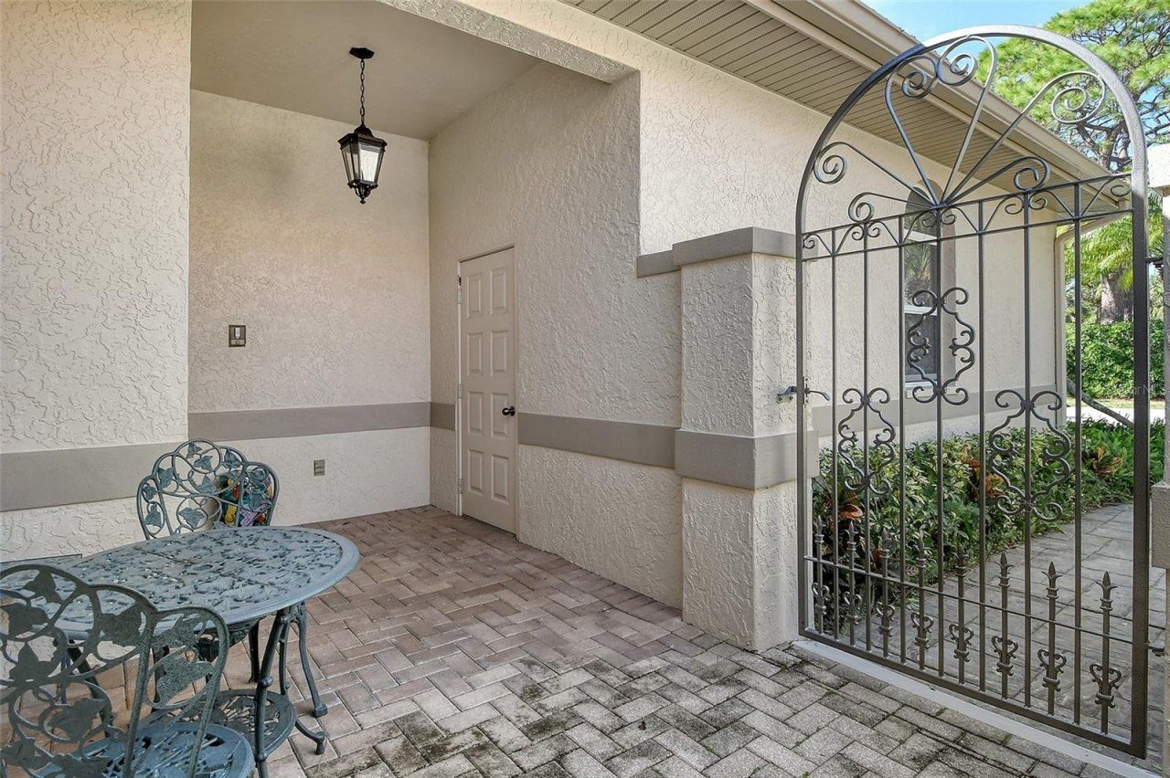 3416 W Chelmsford Court, Unit 2, Sarasota, FL 34235 Photo