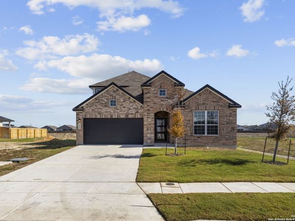 3800 Isaac Dr, Seguin, TX 78155