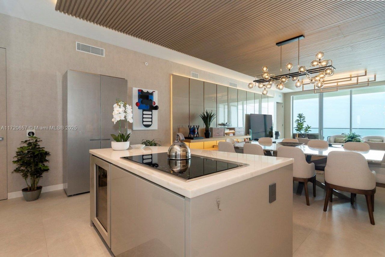 18975 Collins Ave, Unit 4102, Sunny Isles Beach, FL 33160 Photo