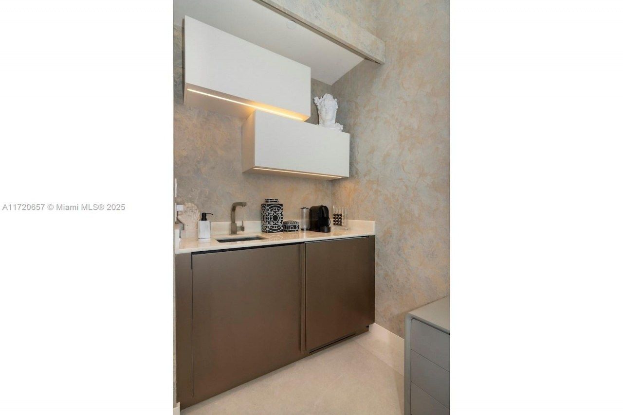 18975 Collins Ave, Unit 4102, Sunny Isles Beach, FL 33160 Photo