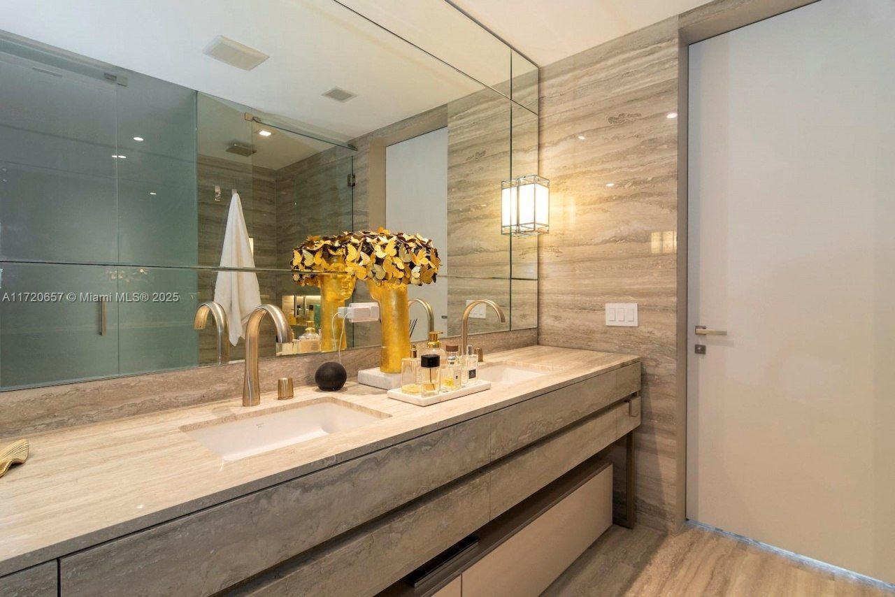 18975 Collins Ave, Unit 4102, Sunny Isles Beach, FL 33160 Photo