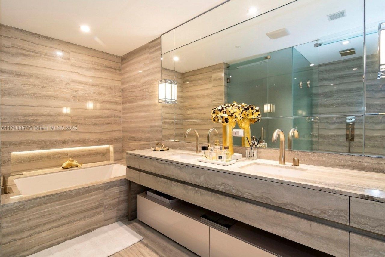 18975 Collins Ave, Unit 4102, Sunny Isles Beach, FL 33160 Photo