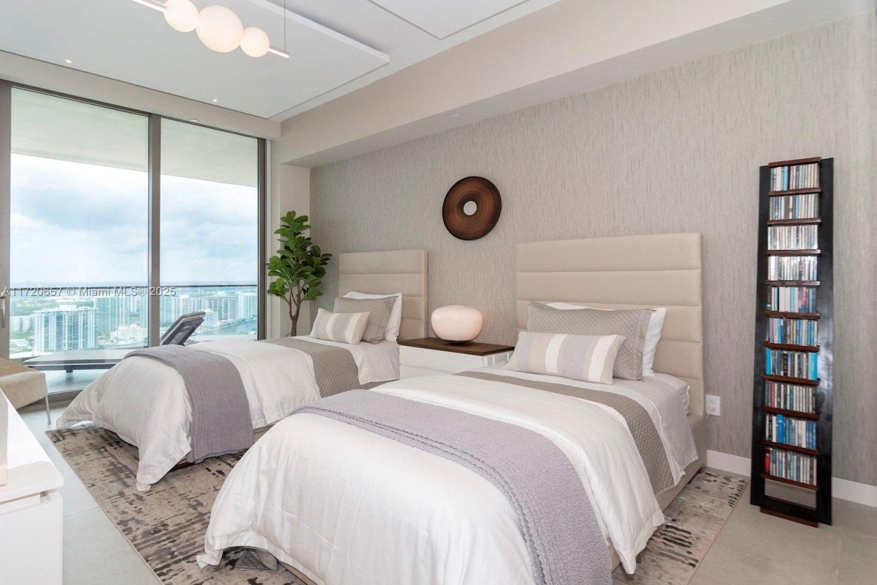 18975 Collins Ave, Unit 4102, Sunny Isles Beach, FL 33160 Photo