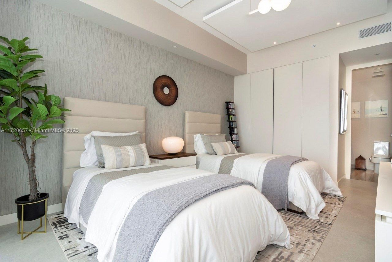 18975 Collins Ave, Unit 4102, Sunny Isles Beach, FL 33160 Photo