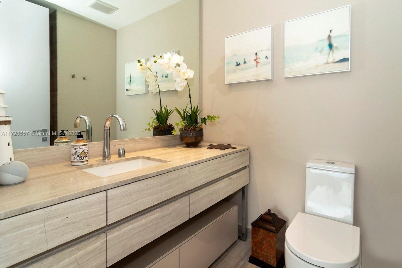 18975 Collins Ave, Unit 4102, Sunny Isles Beach, FL 33160 Photo