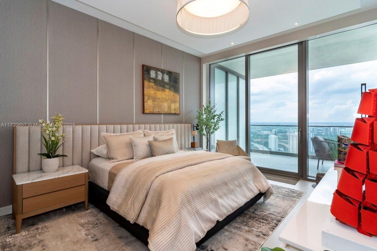 18975 Collins Ave, Unit 4102, Sunny Isles Beach, FL 33160 Photo