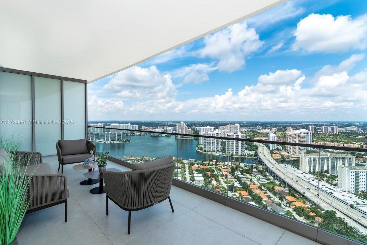 18975 Collins Ave, Unit 4102, Sunny Isles Beach, FL 33160 Photo