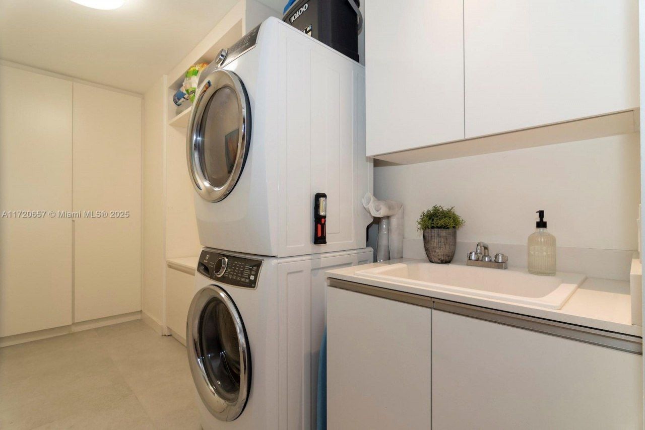 18975 Collins Ave, Unit 4102, Sunny Isles Beach, FL 33160 Photo