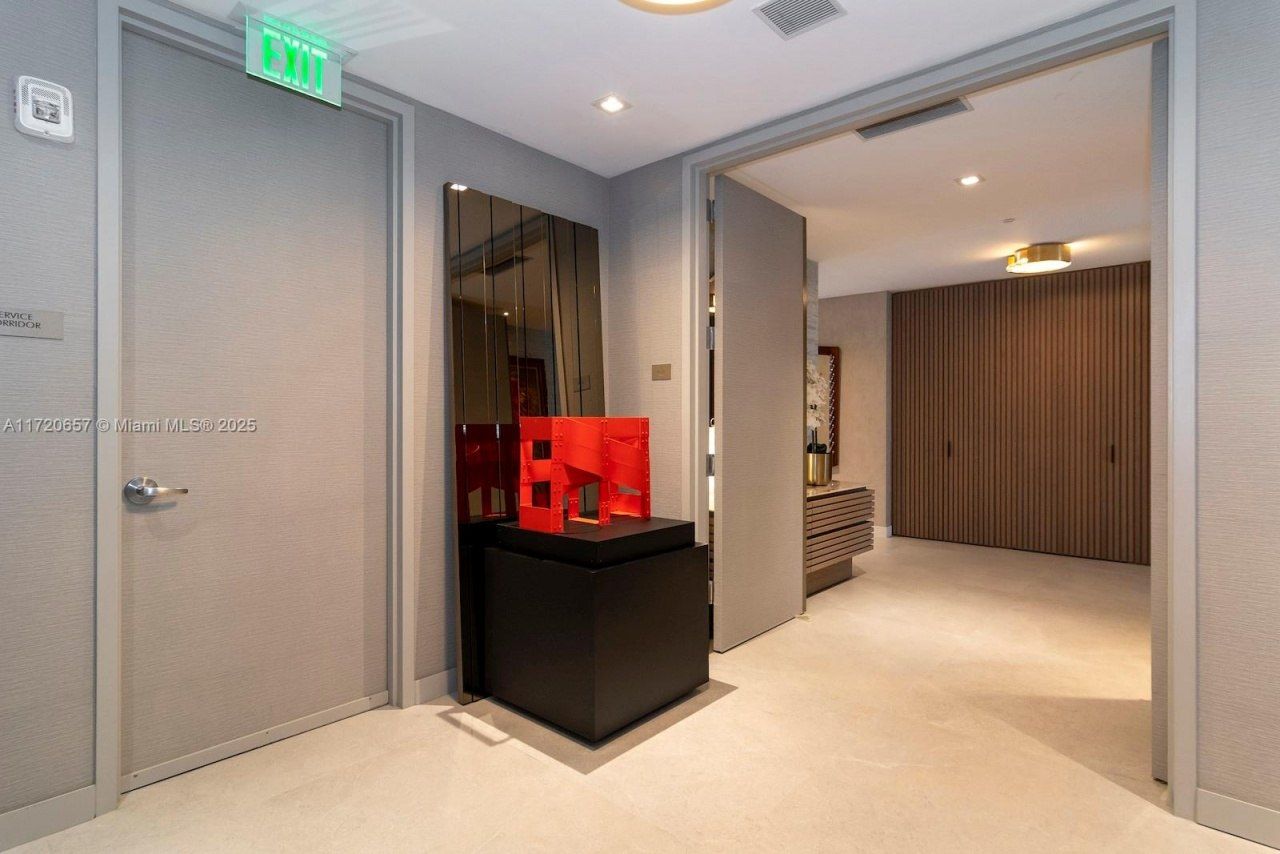 18975 Collins Ave, Unit 4102, Sunny Isles Beach, FL 33160 Photo