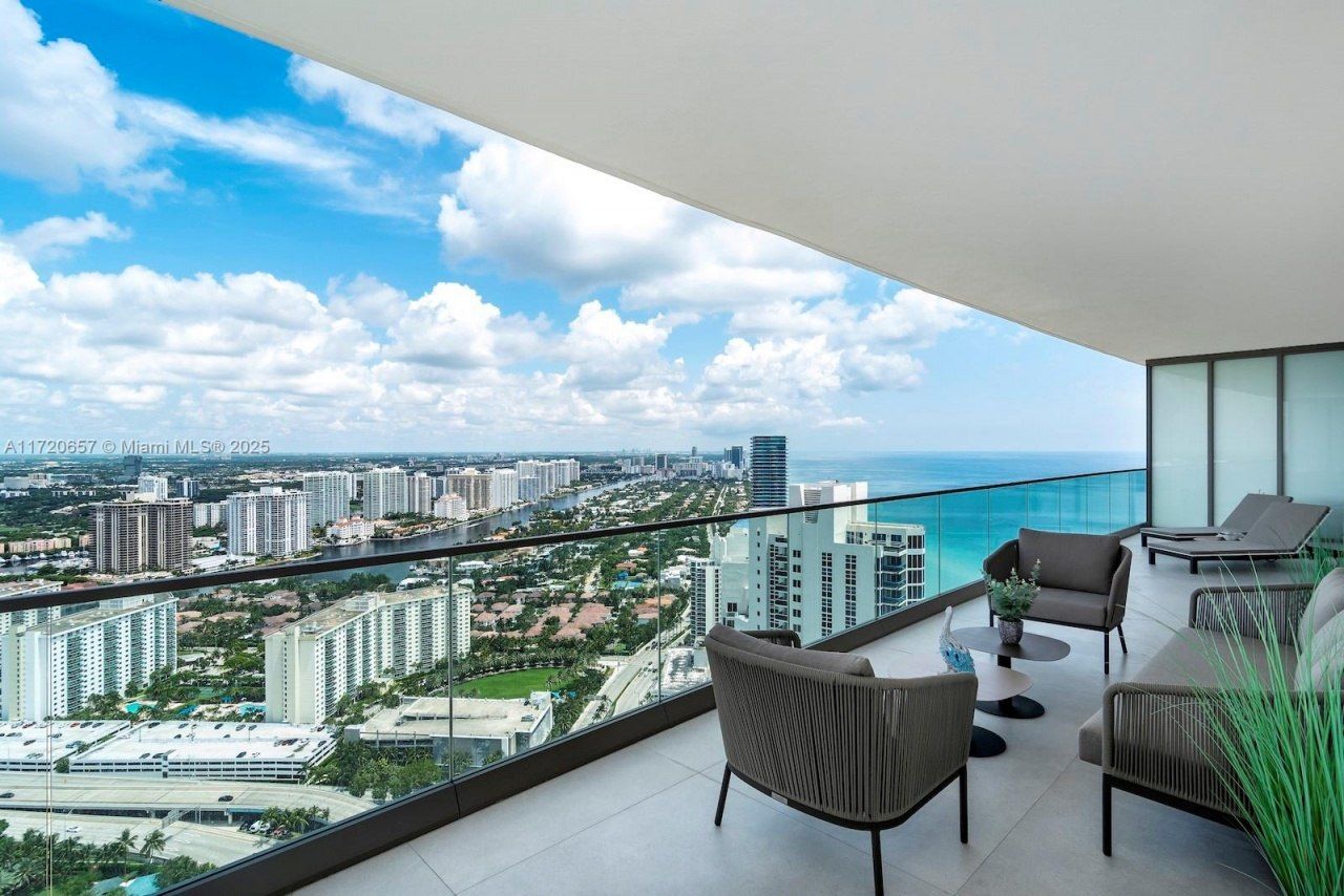 18975 Collins Ave, Unit 4102, Sunny Isles Beach, FL 33160 Photo