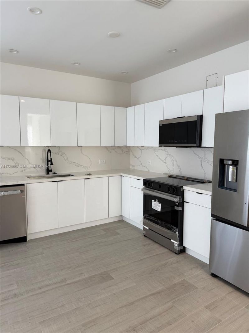 210 SE 10th St, Unit A, Hallandale Beach, FL 33009 Photo