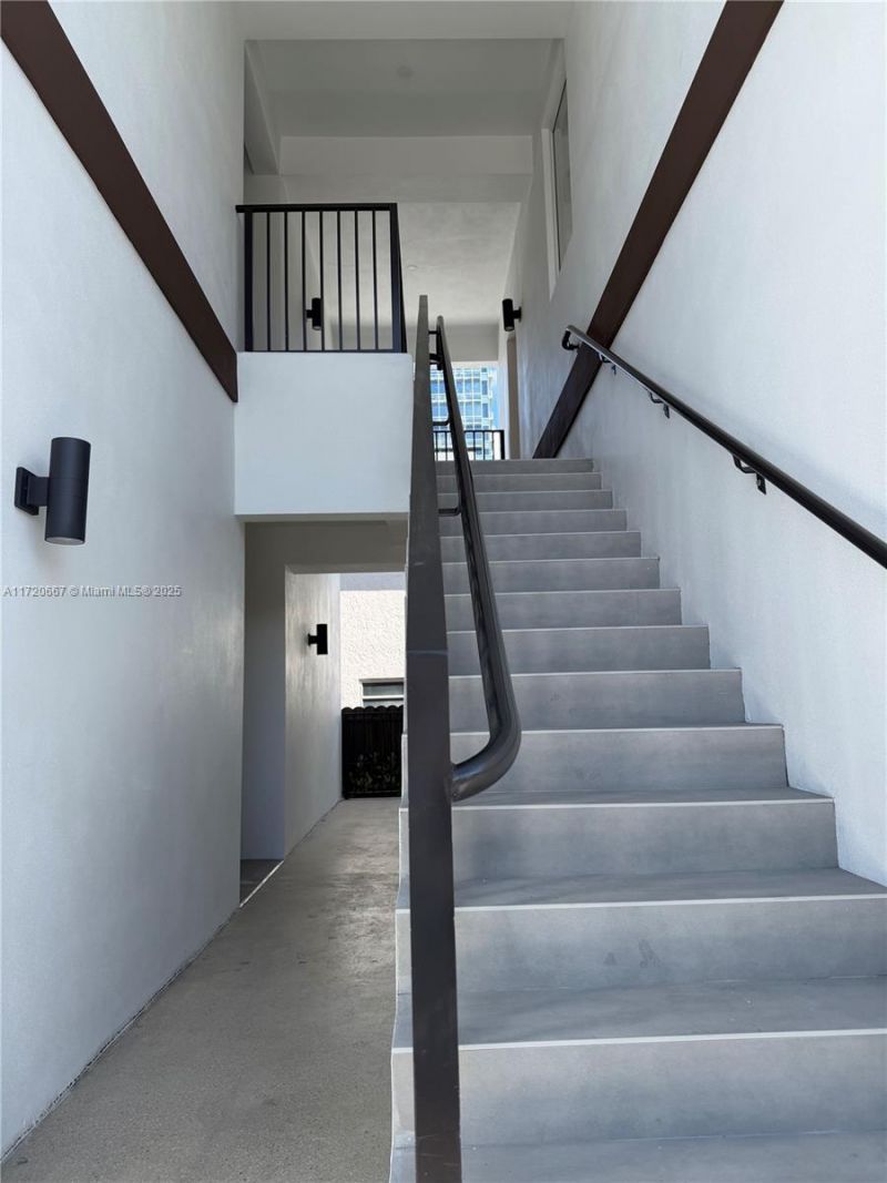 210 SE 10th St, Unit A, Hallandale Beach, FL 33009 Photo