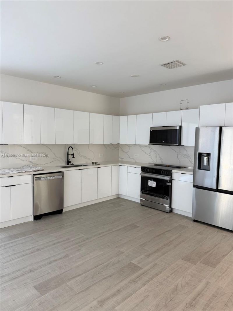 210 SE 10th St, Unit A, Hallandale Beach, FL 33009 Photo