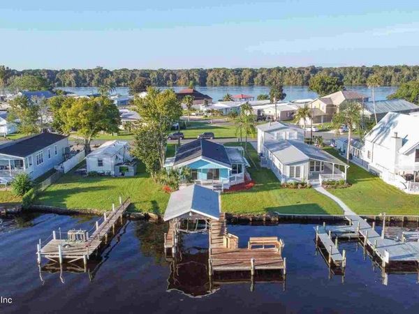 198 SPORTSMAN Drive, Welaka, FL 32189