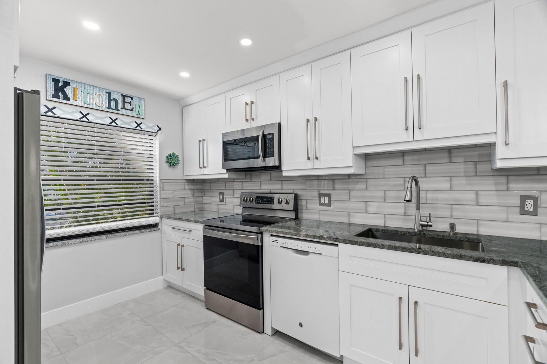 21215 Lago Circle, Unit F, Boca Raton, FL 33433 Photo