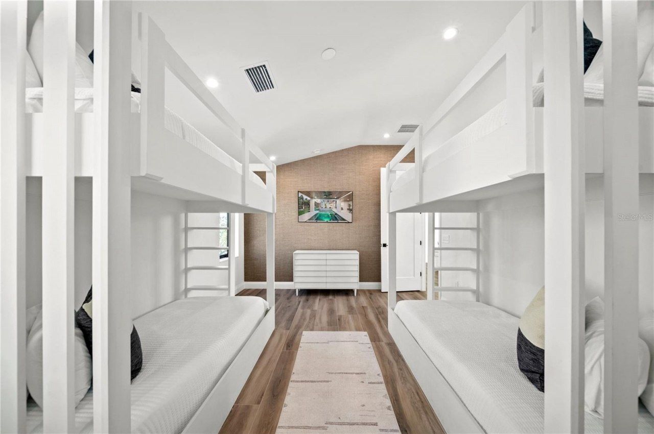 7007 Point Of Rocks Road, Sarasota, FL 34242 Photo