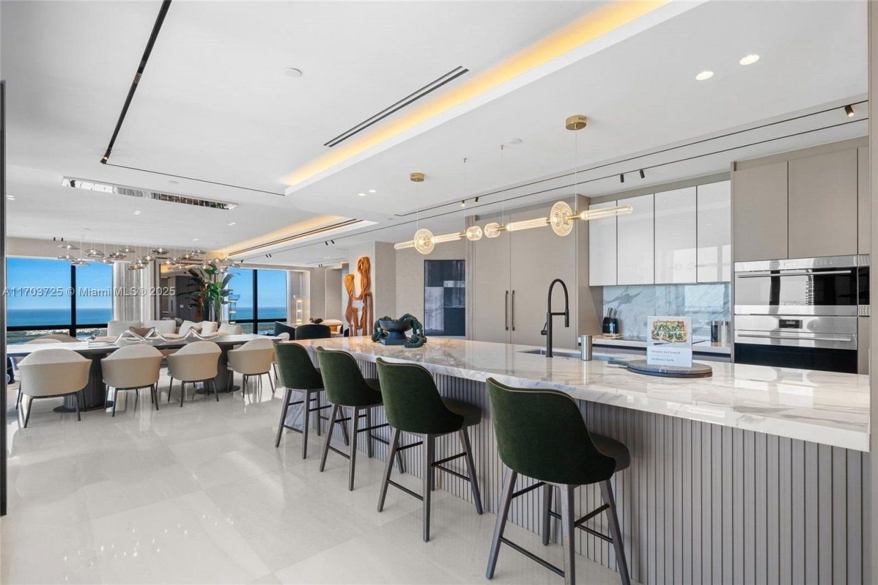 1425 Brickell Ave, Unit 66D-66E, Miami, FL 33131 Photo