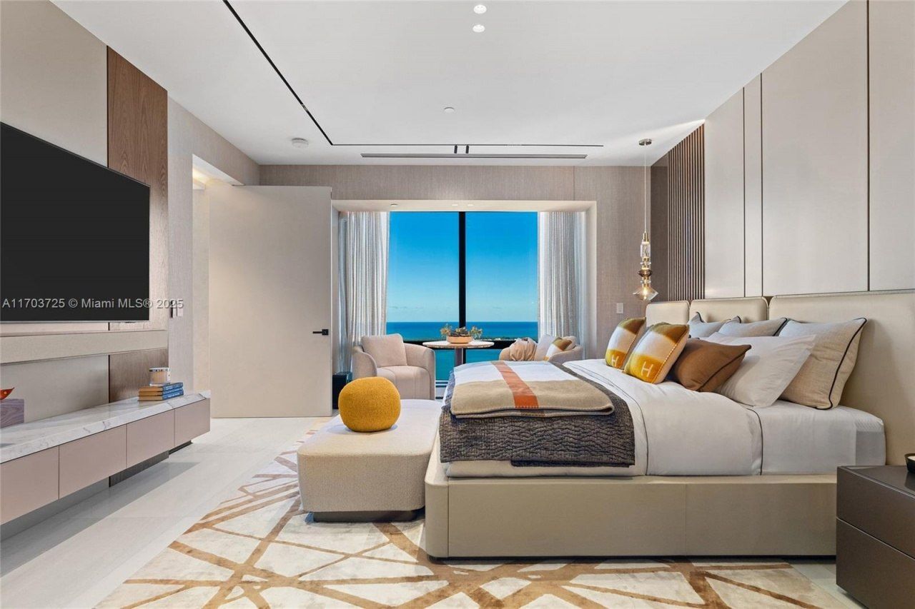 1425 Brickell Ave, Unit 66D-66E, Miami, FL 33131 Photo