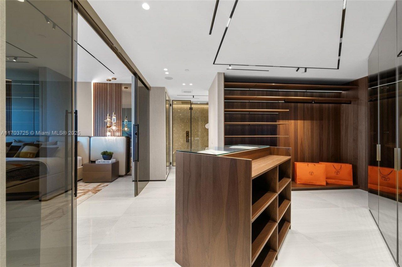 1425 Brickell Ave, Unit 66D-66E, Miami, FL 33131 Photo