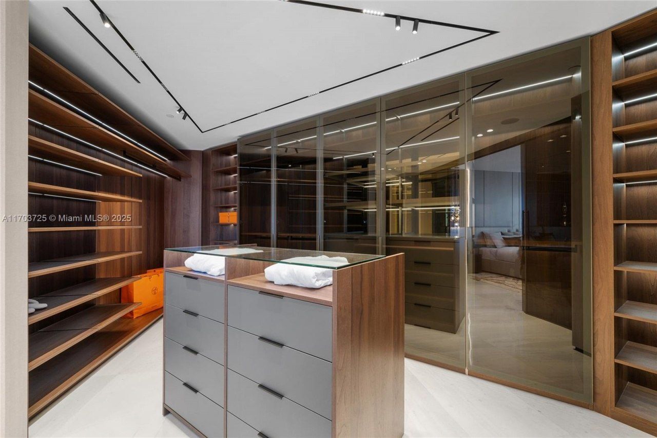 1425 Brickell Ave, Unit 66D-66E, Miami, FL 33131 Photo