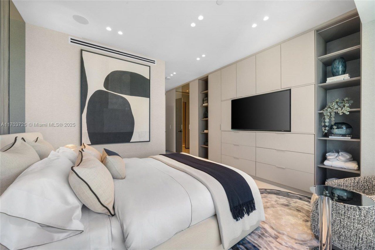 1425 Brickell Ave, Unit 66D-66E, Miami, FL 33131 Photo