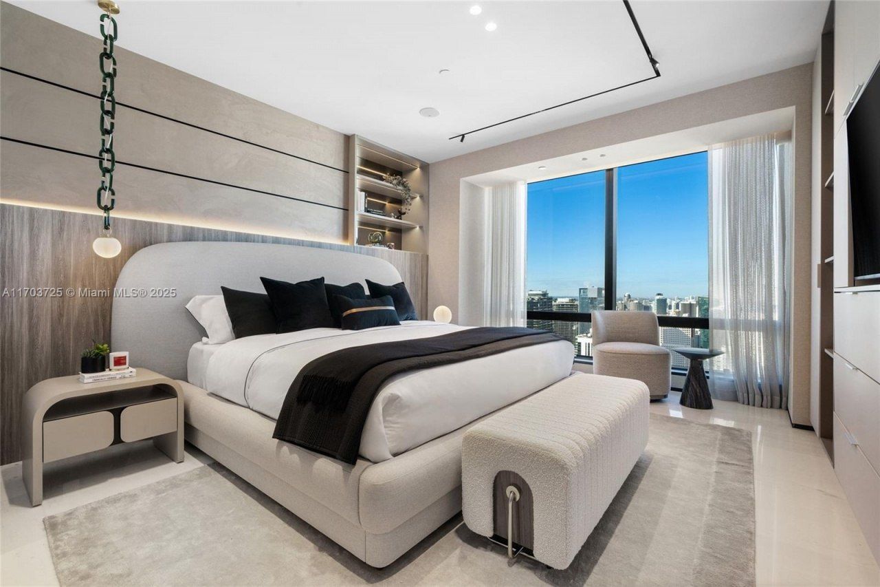 1425 Brickell Ave, Unit 66D-66E, Miami, FL 33131 Photo