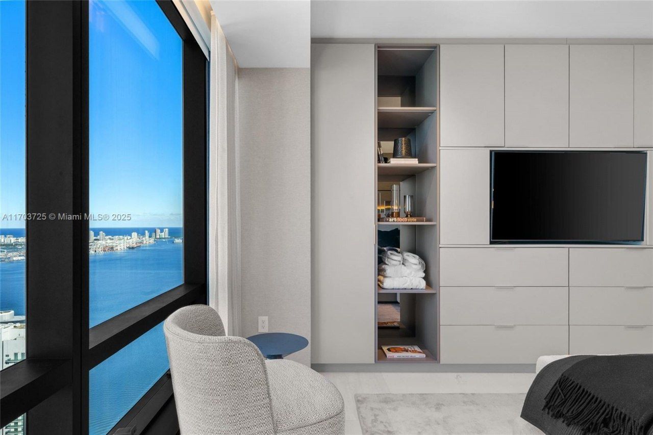 1425 Brickell Ave, Unit 66D-66E, Miami, FL 33131 Photo