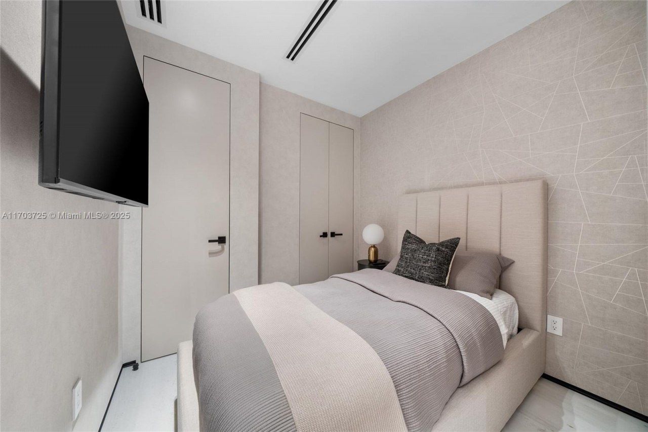 1425 Brickell Ave, Unit 66D-66E, Miami, FL 33131 Photo