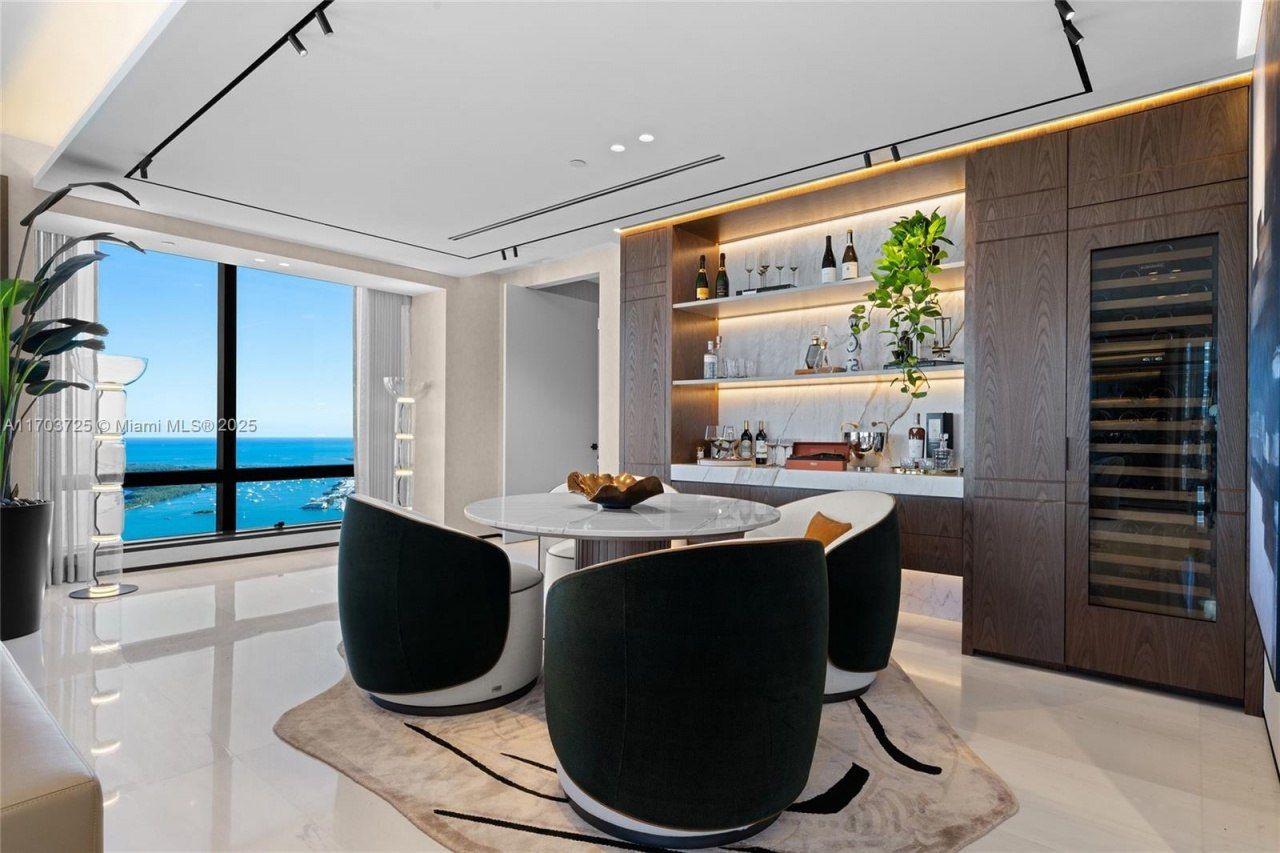 1425 Brickell Ave, Unit 66D-66E, Miami, FL 33131 Photo