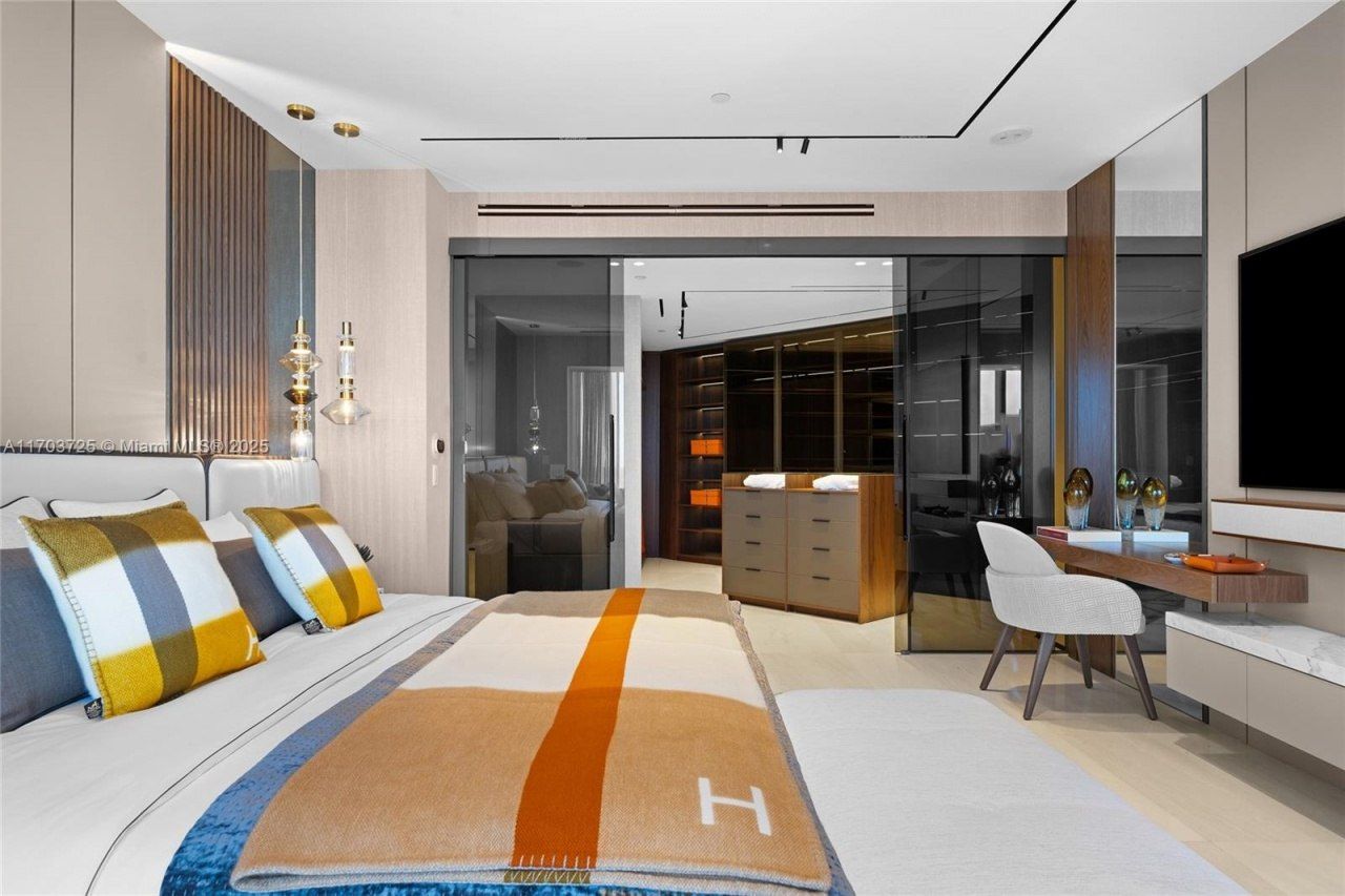 1425 Brickell Ave, Unit 66D-66E, Miami, FL 33131 Photo