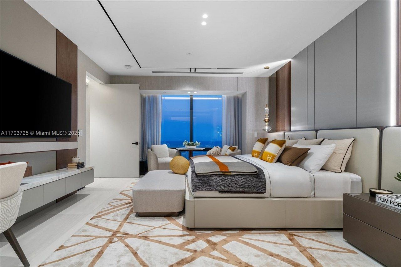 1425 Brickell Ave, Unit 66D-66E, Miami, FL 33131 Photo