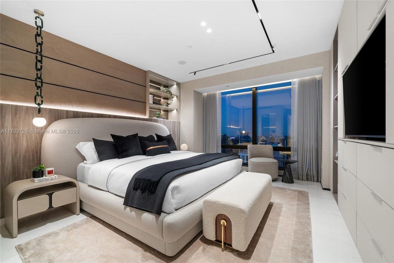 1425 Brickell Ave, Unit 66D-66E, Miami, FL 33131 Photo