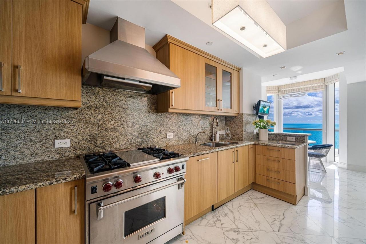 17875 Collins Ave, Unit 2602, Sunny Isles Beach, FL 33160 Photo