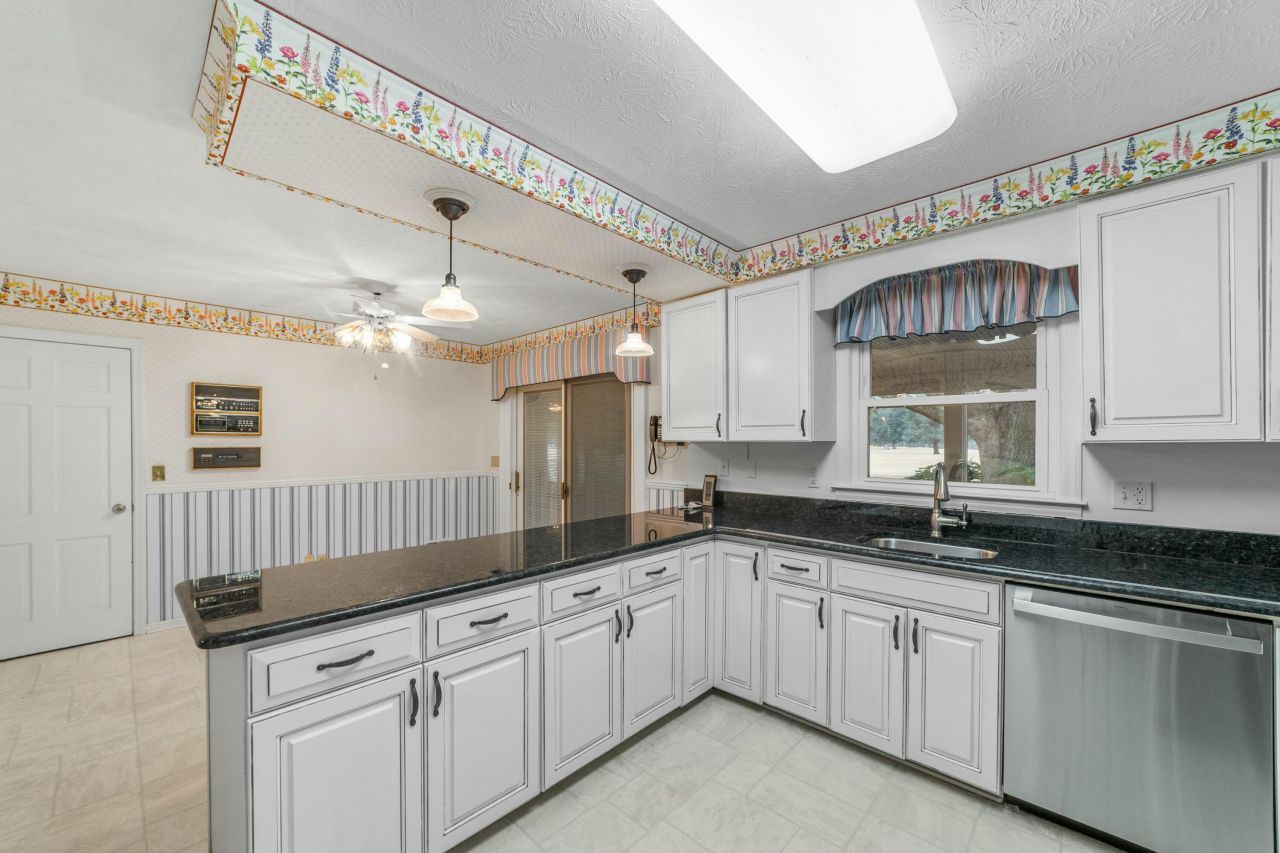 2091 NW Griffith Drive Photo 14