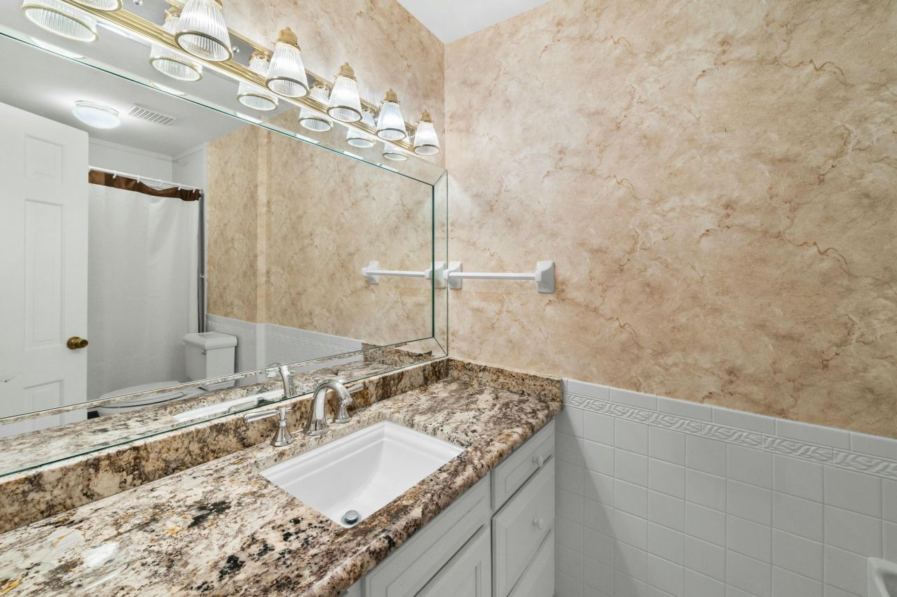 2091 NW Griffith Drive Photo 21