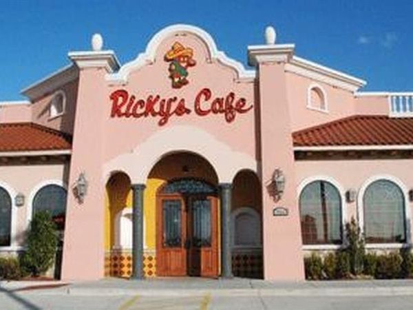 2160 S I 35 Service Road, Moore, OK 73160