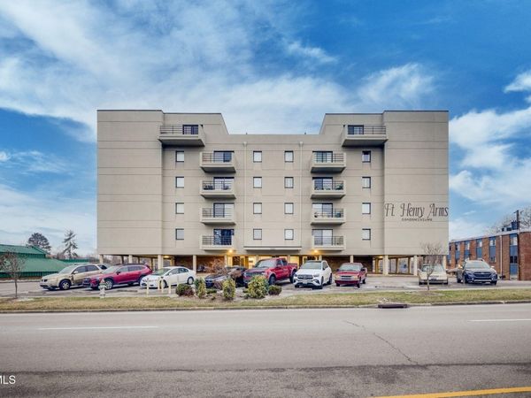 1585 Fort Henry Drive, Unit P-D, Kingsport, TN 37664