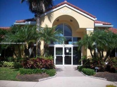 7630 Westwood Dr, Unit 305, Tamarac, FL 33321 Photo
