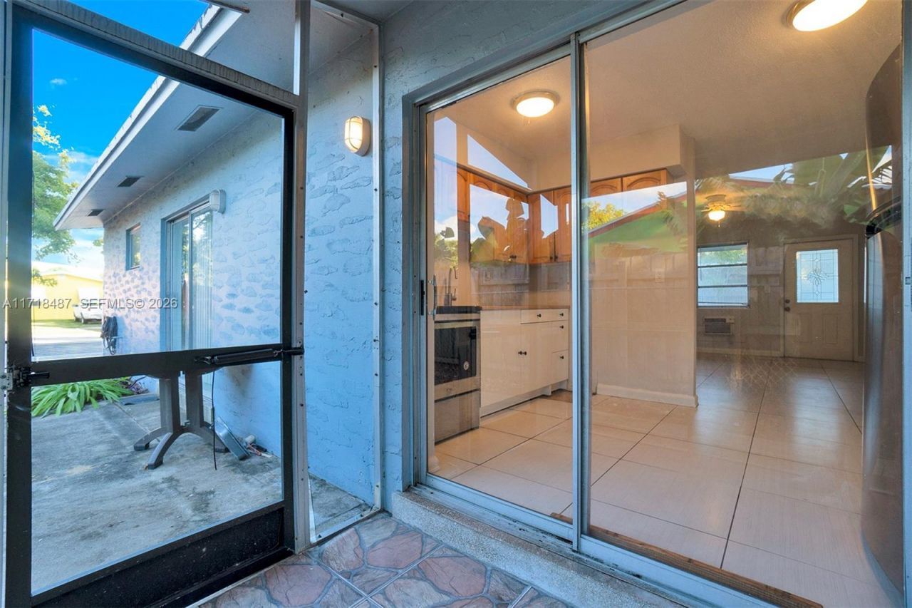 1515 NW 2nd Ave, Fort Lauderdale, FL 33311 Photo