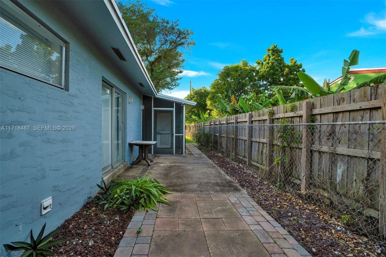 1515 NW 2nd Ave, Fort Lauderdale, FL 33311 Photo