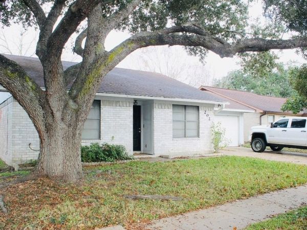 202 Byron DR, Victoria, TX 77901