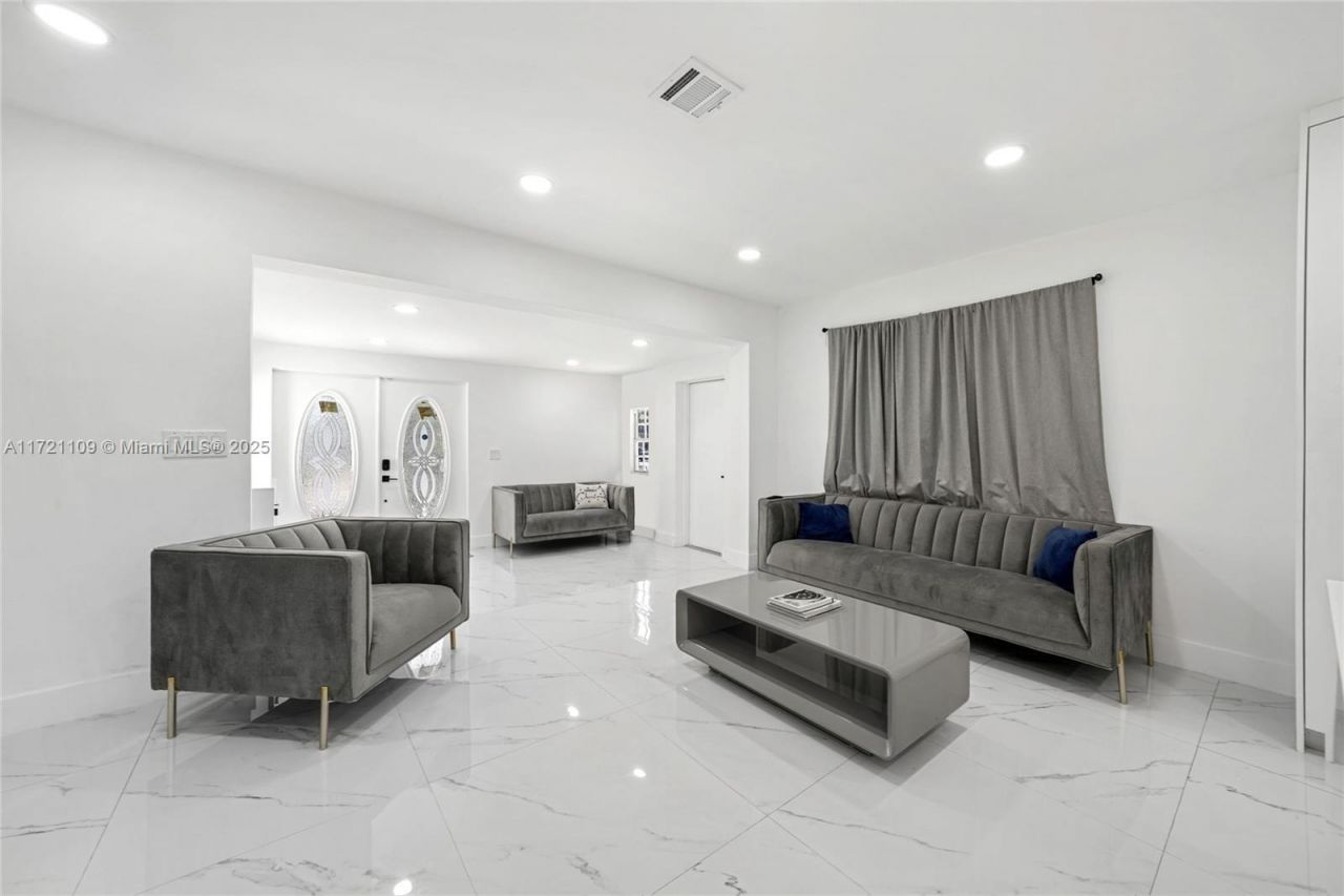 571 Raven Ave, Miami Springs, FL 33166 Photo