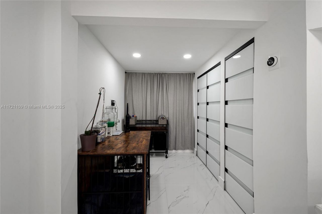 571 Raven Ave, Miami Springs, FL 33166 Photo