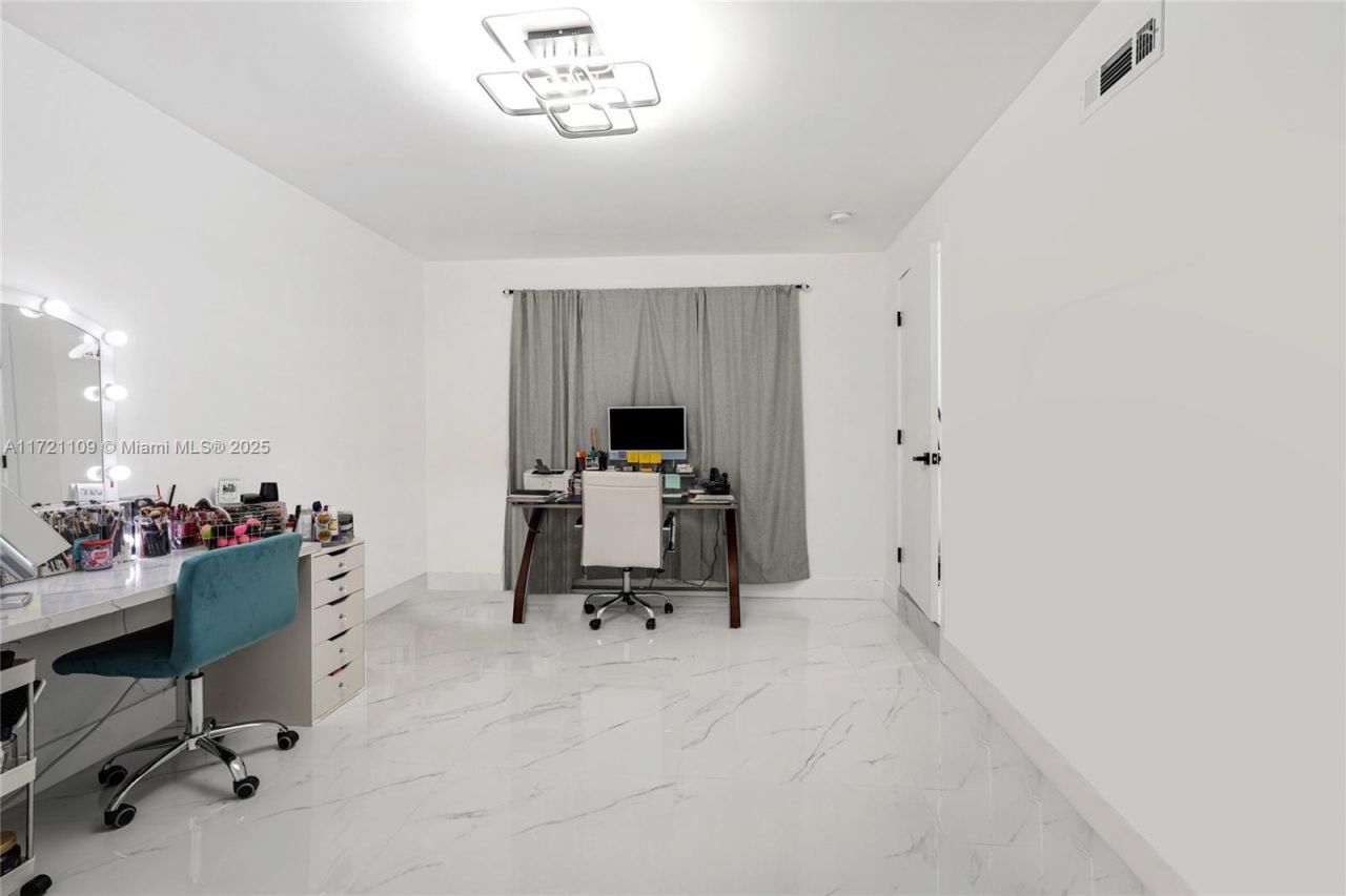 571 Raven Ave, Miami Springs, FL 33166 Photo